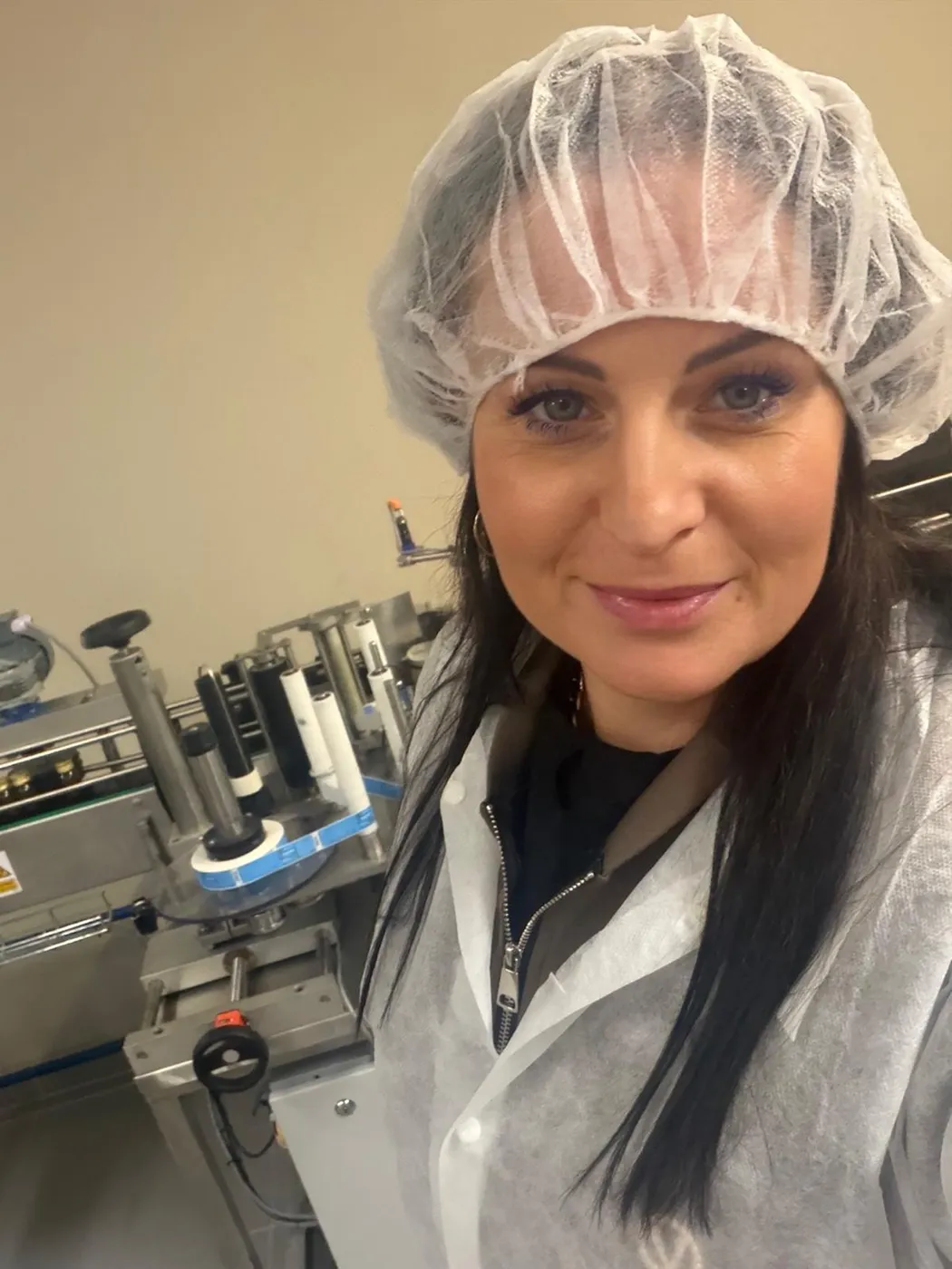 dr hab. Ewa Kłodzińska w zakładzie EkaMedica